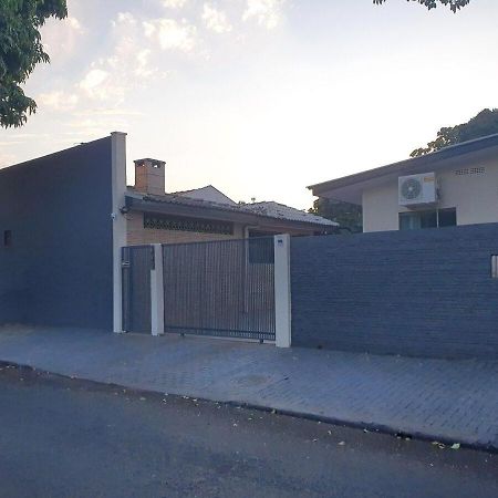 Espaco Aconchegante Bem Localizado E Pratico Foz do Iguacu Bagian luar foto